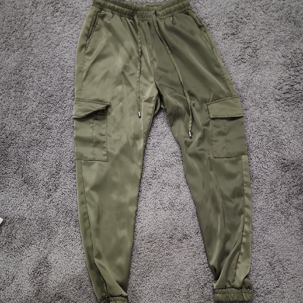 Amisu Olive Green Joggers Pants | Size 4